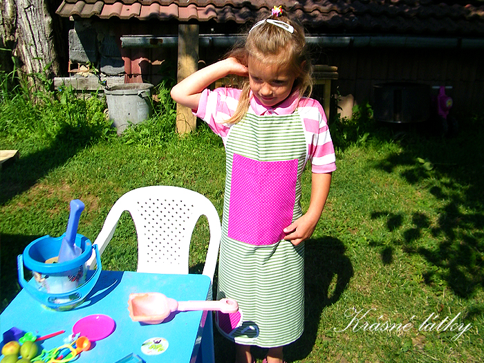 PESTROBAREVNÉ DĚTSKÉ ZÁSTĚRKY V UNIVERZÁLNÍ VELIKOSTI ZE 100% BAVLNĚNÝCH LÁTEK