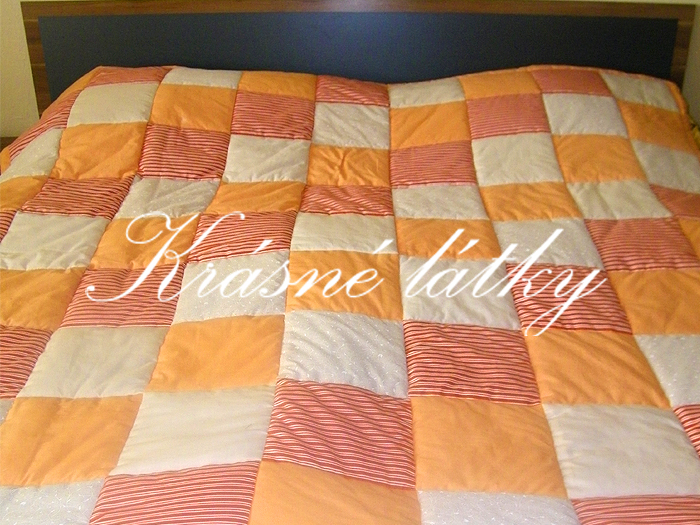 Meruňková patchworková deka