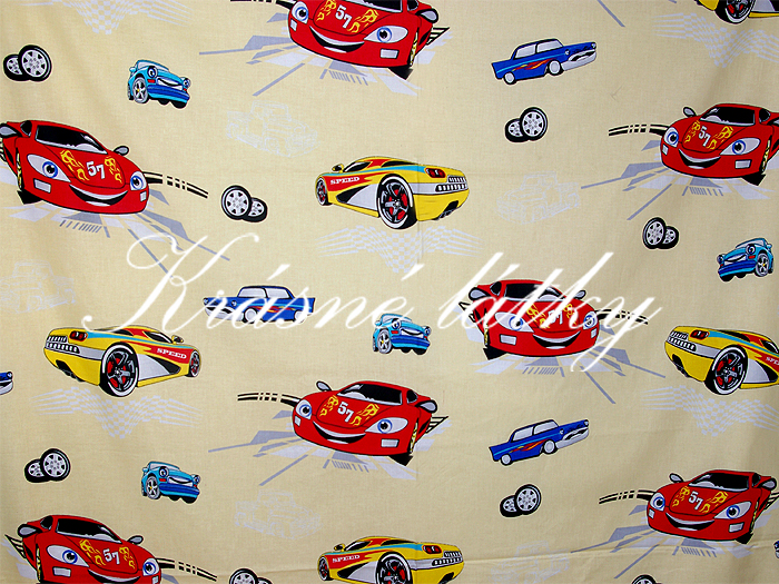 Závodní auta-  krásná látka např. na dětské povlečení,okrový podklad,metráž