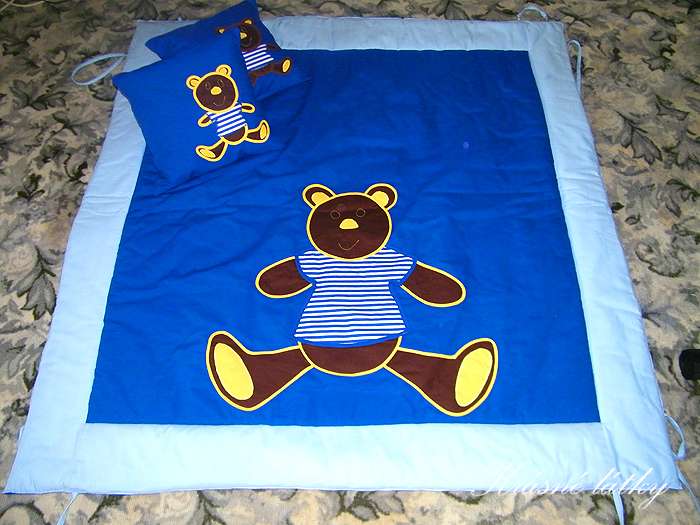 Modrá hrací deka s medvídkem pro chlapečky