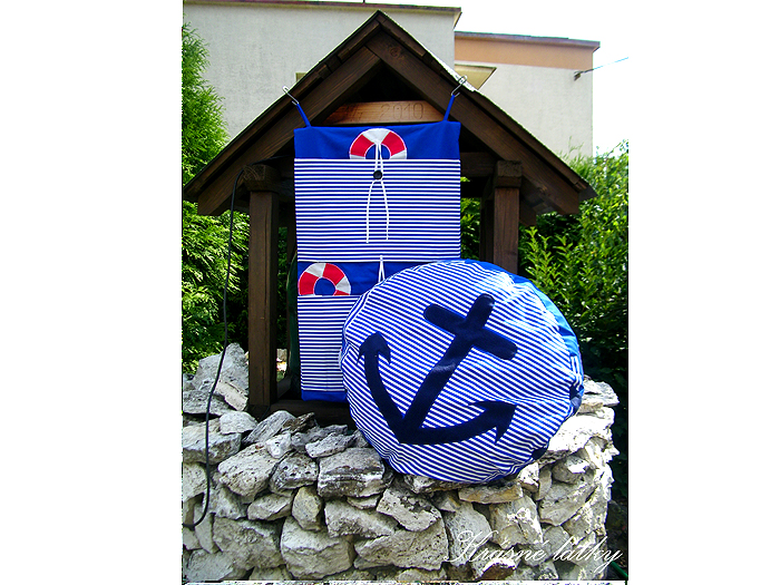 Námořnický kapsář - kapsář můžeme ušít i ke školní lavici