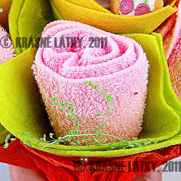 Kytice čtyř růží s medvídkami - bavlněný ručník