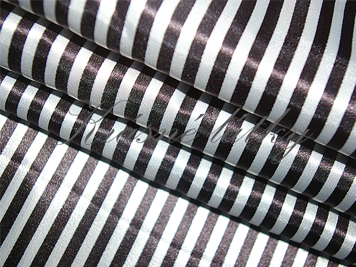 Pruhy černé, satén, 100% polyester