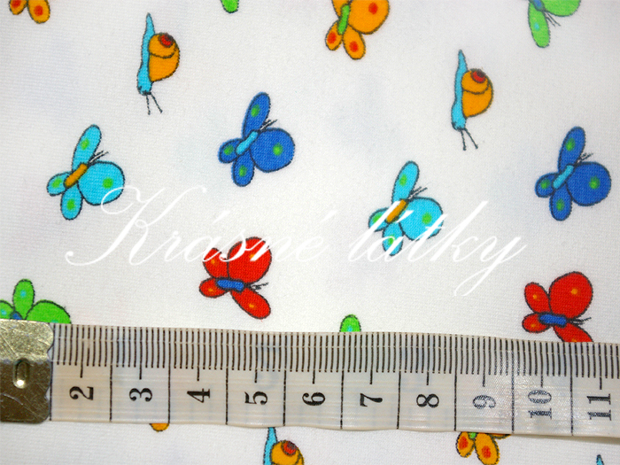 Motýlci značková metráž v pěkné kvalitě  š.140 cm 