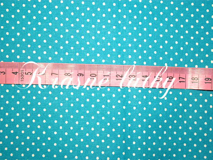 Drobný puntík na tyrkys podk. š.160cm 100%bavlna 120gr m2,hladké příjemné plátno