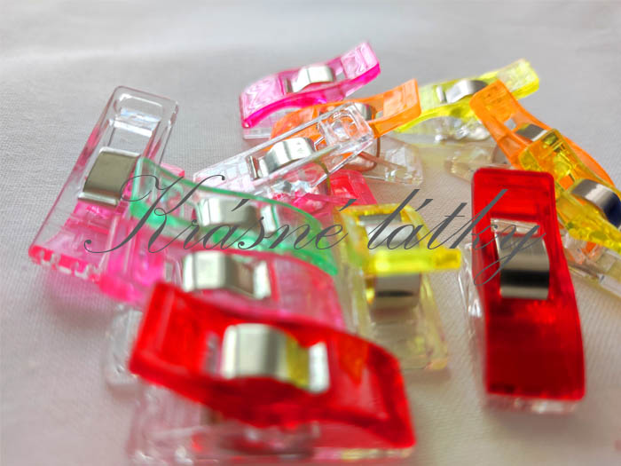 Fixační kolíčky na přichycení střihu, galanterie