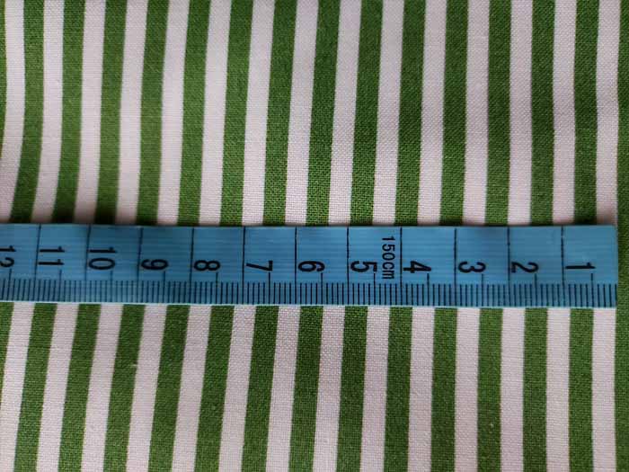 Pruhy světle zelená tráva, dětské látky metráž