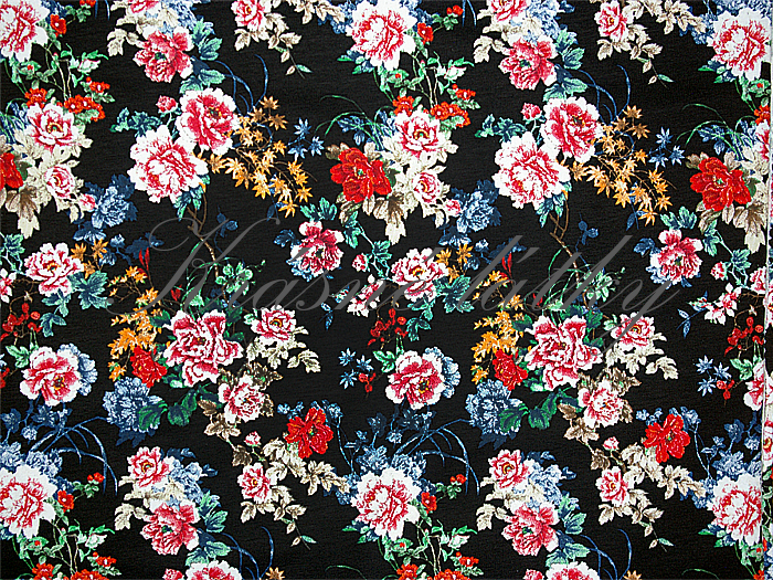 Květy na temně černé - 95 % bavlna, elastan 5 %, š. 160 cm, 170 g/m2 