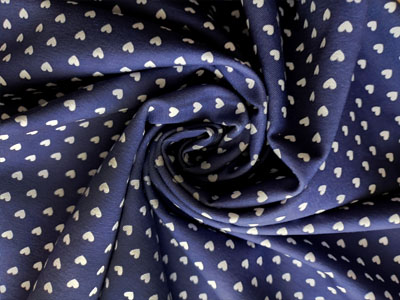 Bílá srdíčka na tmavě modré, bavlněný úplet - 95 % bavlna, 5% elastan