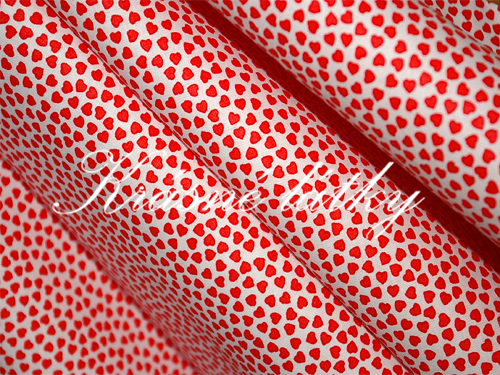 Červená jemná srdíčka 100% bavlna š. 160cm Pěkná kvalita!Hladké plátýnko,metráž