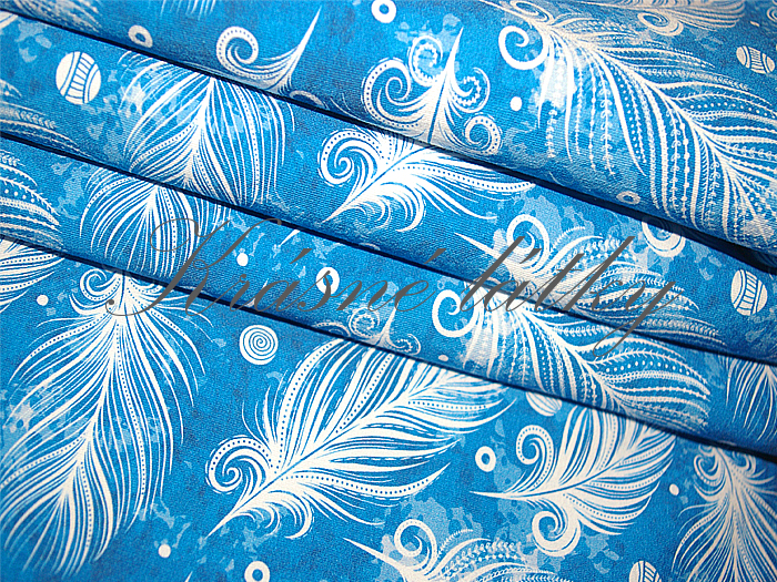 Bílá pírka na modré - 97 % bavlna, 3 % elastan, š. 155 cm, 290 g/m2