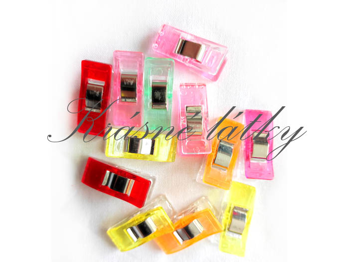 Fixační kolíčky na přichycení střihu, galanterie