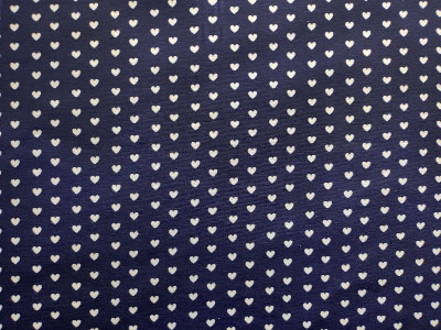 Bílá srdíčka na tmavě modré, bavlněný úplet - 95 % bavlna, 5% elastan