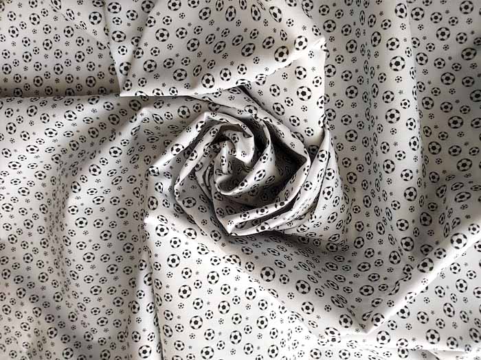 Bavlna fotbalové černé míče, dětské látky metráž