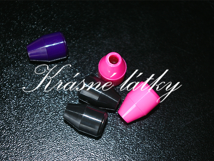 Plastová brzdička s jedním otvorem, průměr 12 mm, délka 20 mm, černá