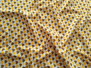 Bavlna, medová srdíčka, dětské látky metráž