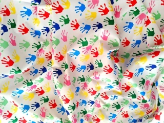 Kočárkovina, batohovina, barevné ruce